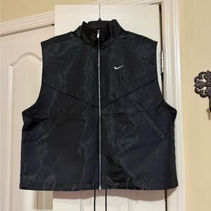 Nike Shimmer Oversized Black Vest Size Medium